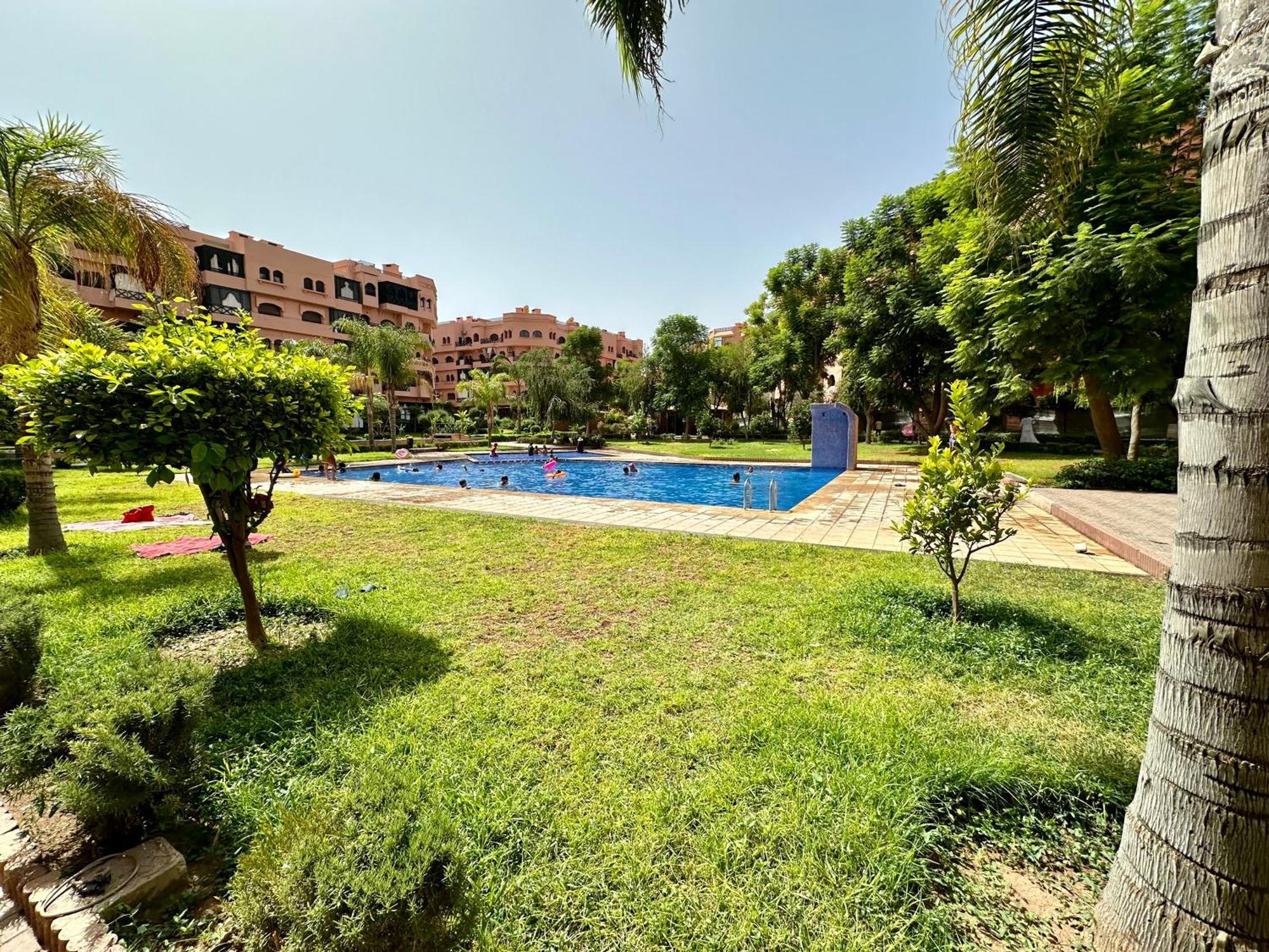Oasis De Detente Avec Terrasse Et Vue Sur Piscine Marraquexe Exterior foto