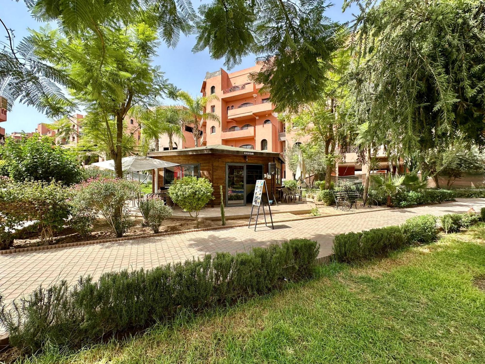 Oasis De Detente Avec Terrasse Et Vue Sur Piscine Marraquexe Exterior foto