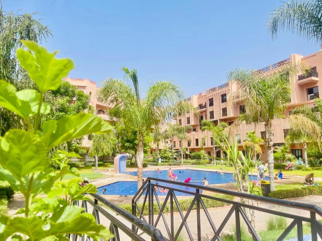 Oasis De Detente Avec Terrasse Et Vue Sur Piscine Marraquexe Exterior foto