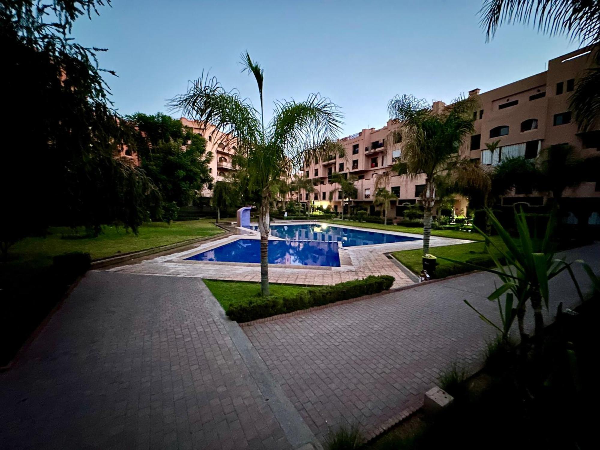 Oasis De Detente Avec Terrasse Et Vue Sur Piscine Marraquexe Exterior foto